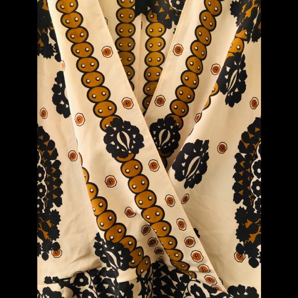 Petticoat Alley Wrap Parsley Print Blouse - Picture 4 of 9